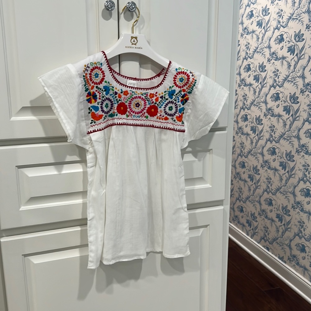 WHITE EMBROIDERED COLORFUL TOP